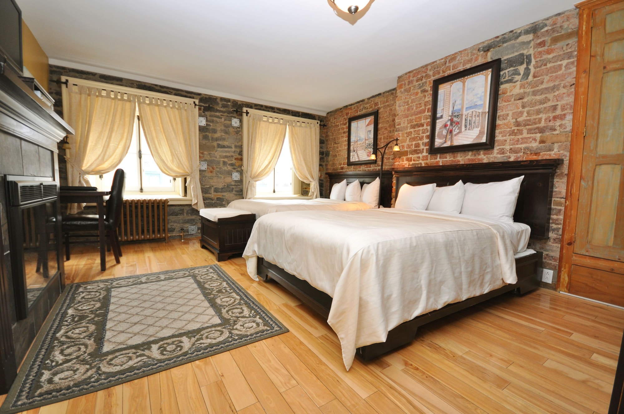 Superior, 2 Queen Beds, Acadia Hotel 3/7