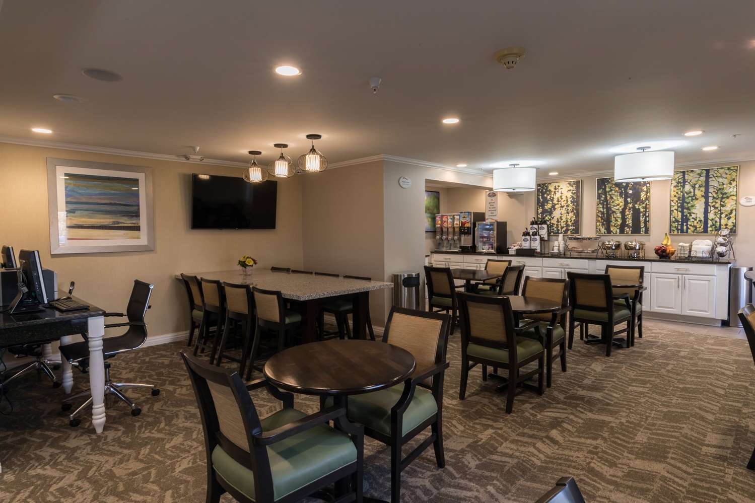 Baymont By Wyndham Detroit Airport/Romulus 24/36