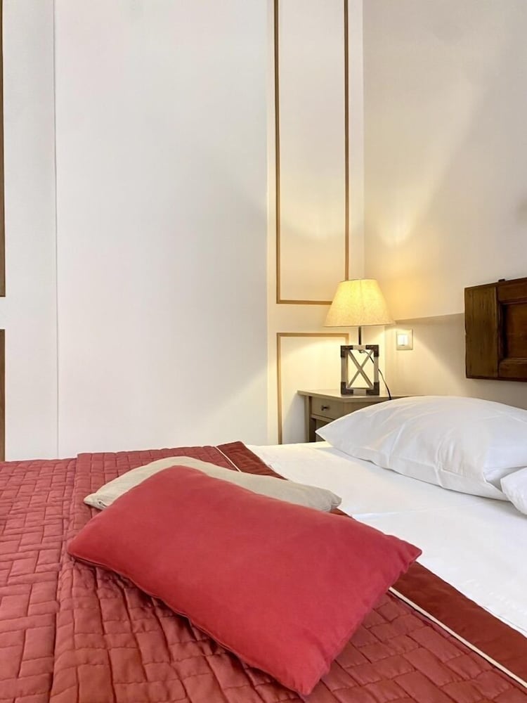 Roome B&B 6/33