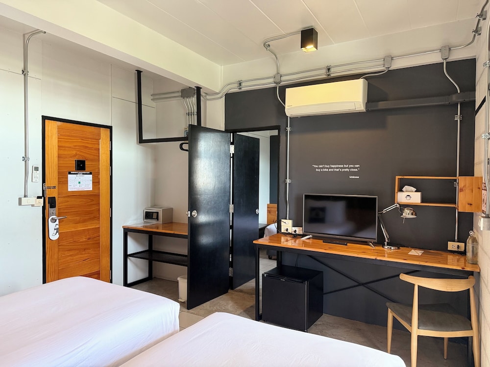Blu Monkey Hub and Hotel Suratthani 19/50