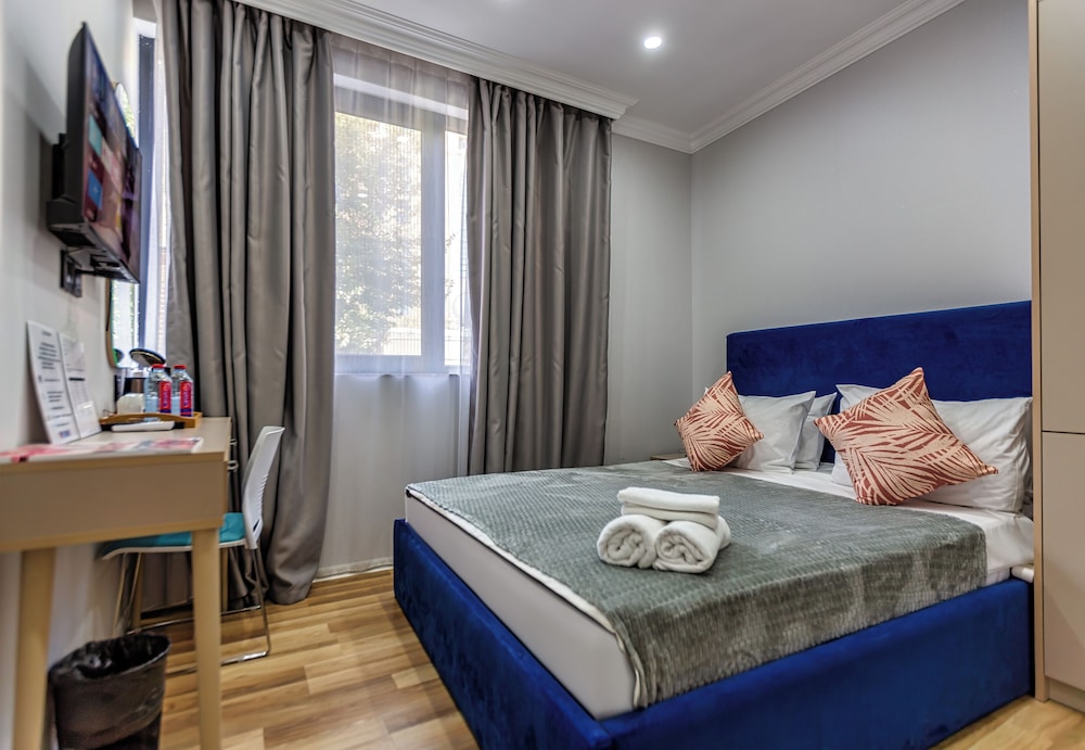 STANDARD, DOUBLE BED