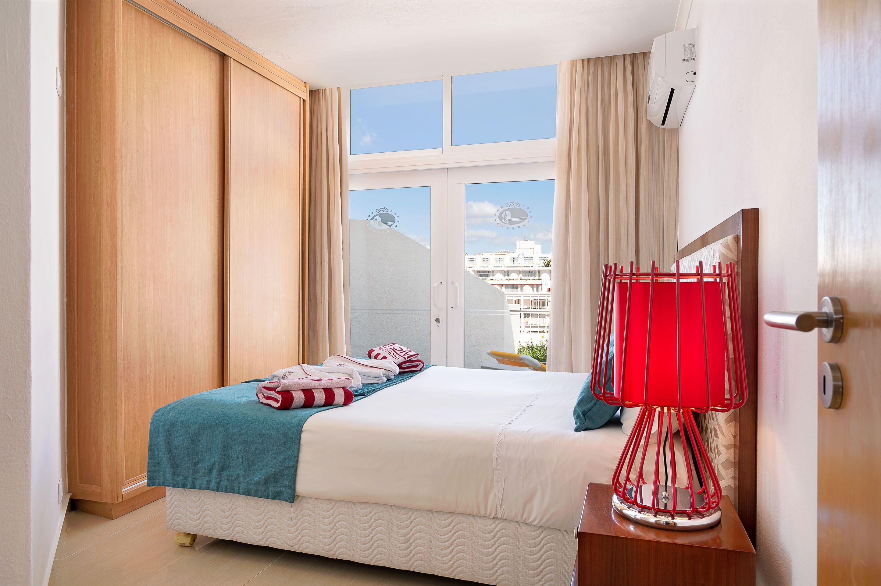 Luxury One Bedroom Apartment