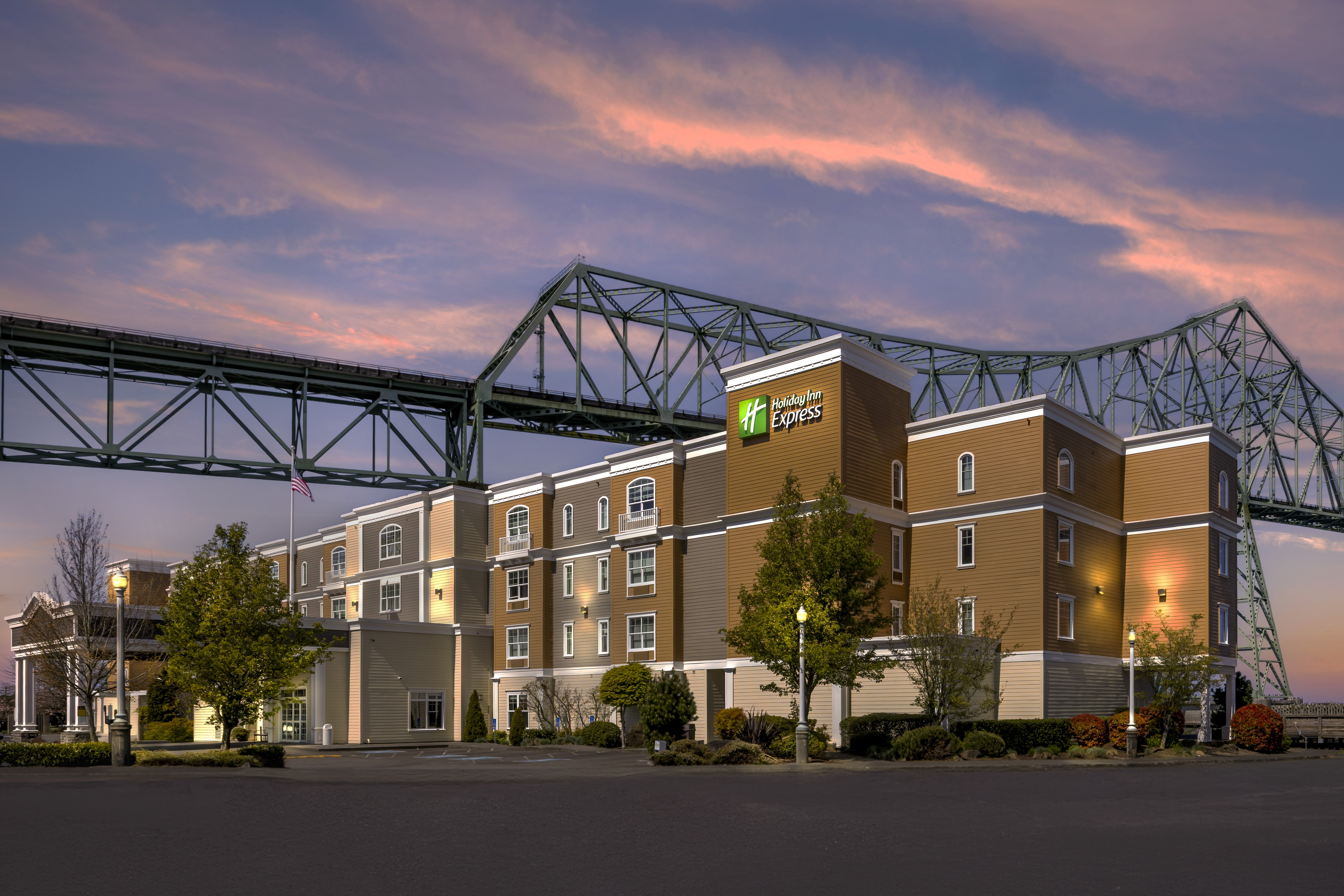 Holiday Inn Express Hotel Suites Astoria 4/69