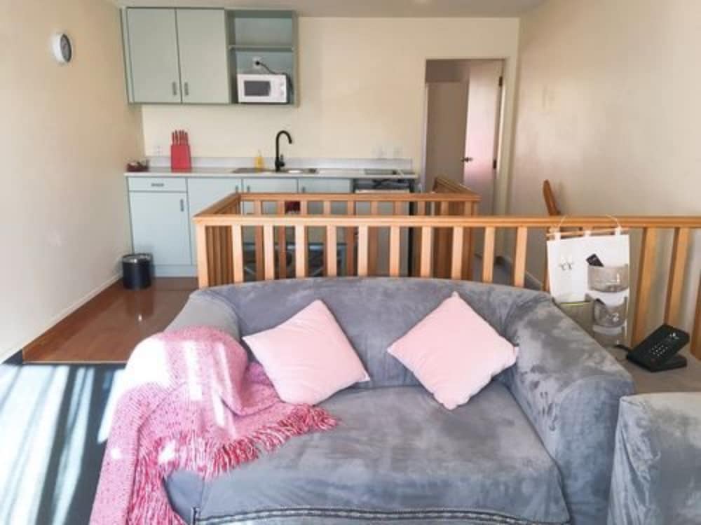 Brylin Motel 27/58