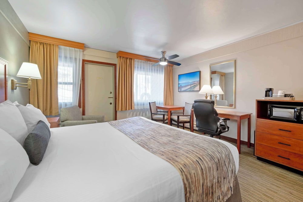 Standard, King Bed, Accessible