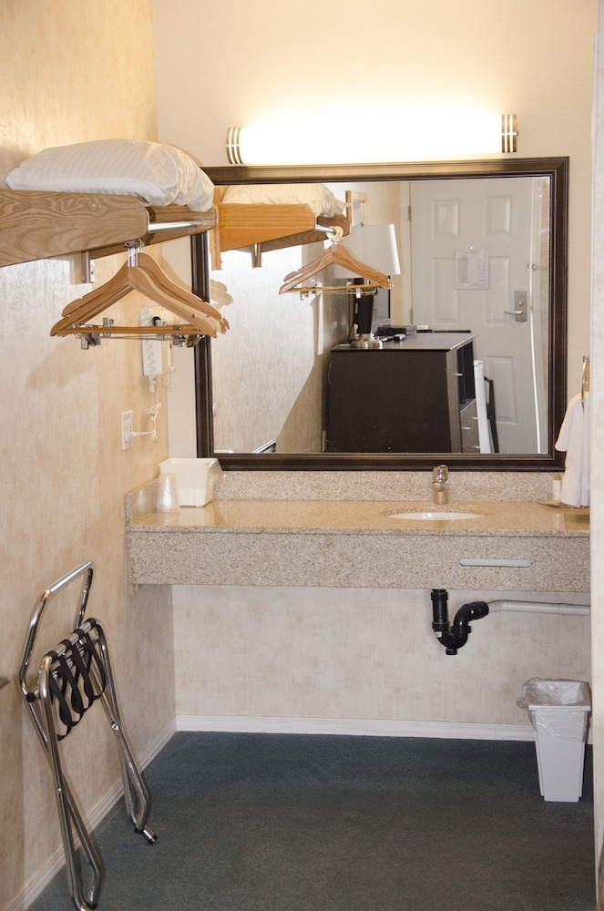Best Budget Inn and Suites Kamloops 10/46