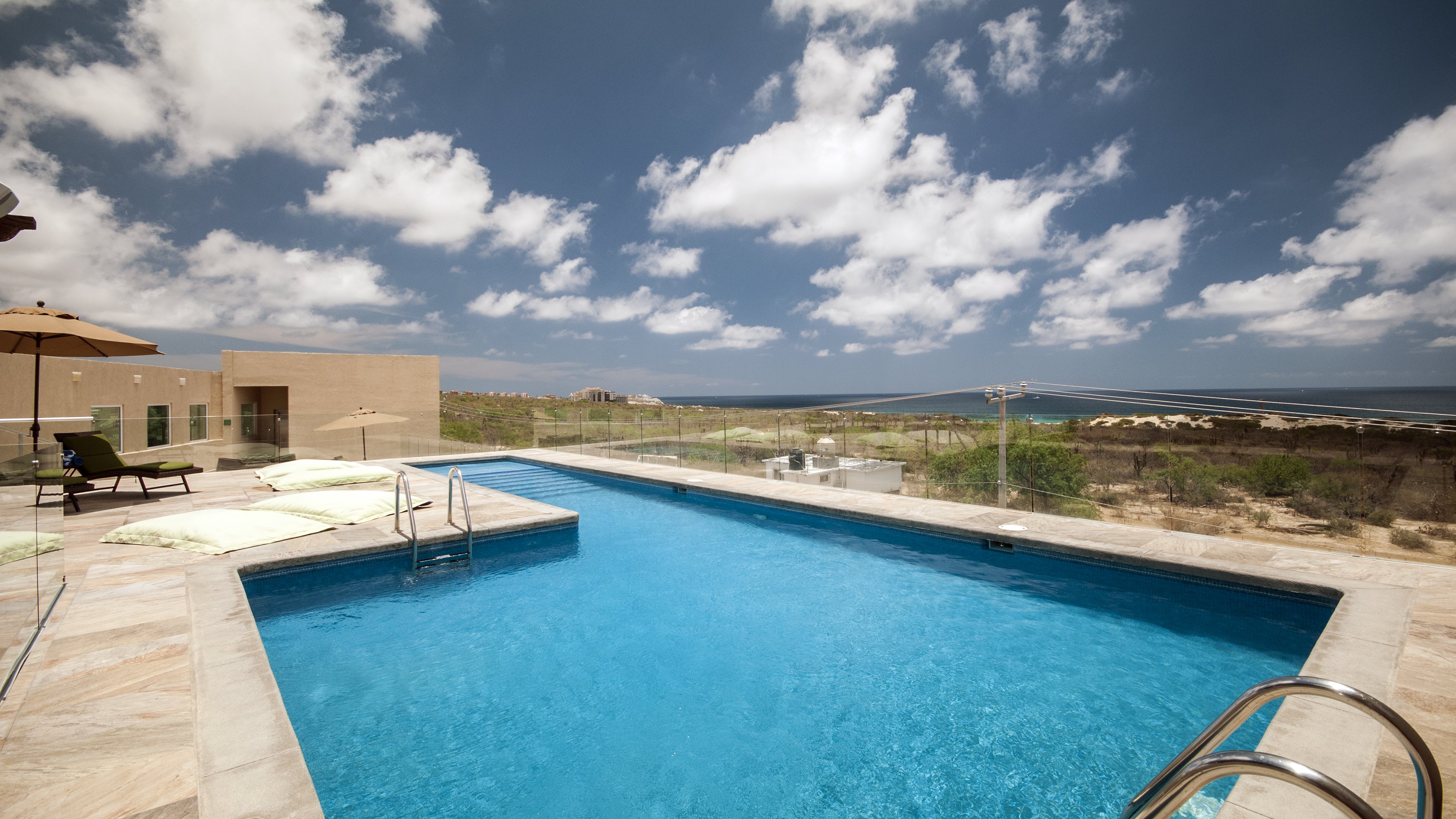 Holiday Inn Express Cabo San Lucas 47/71