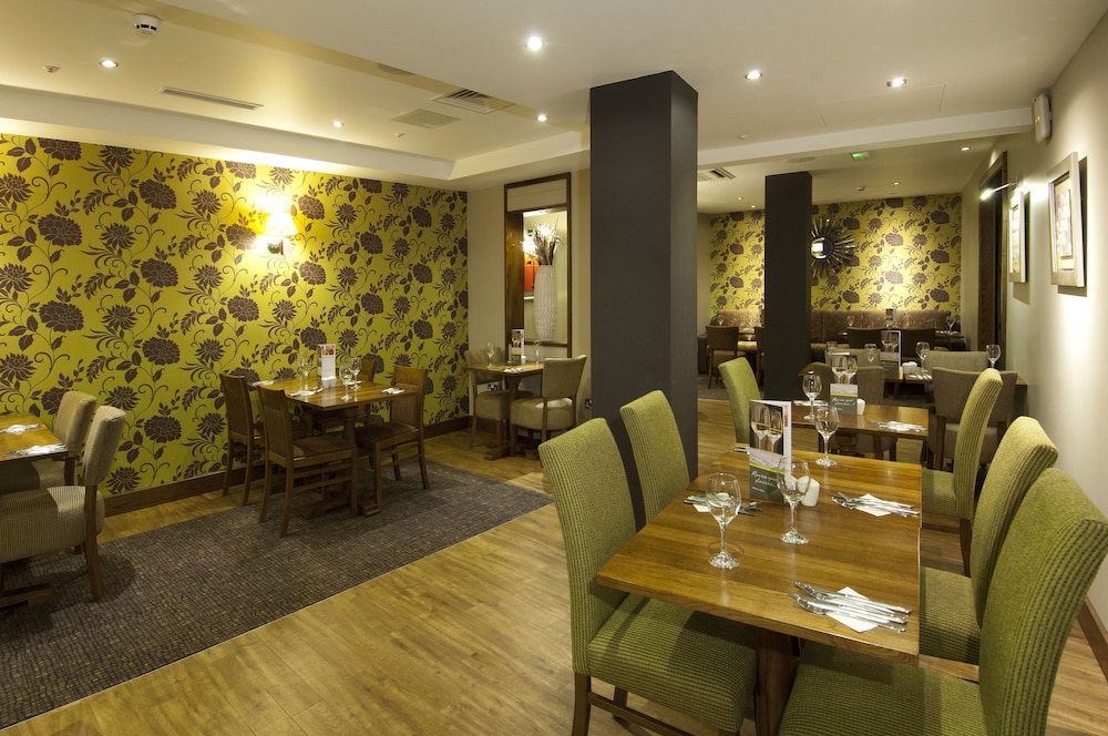 Premier Inn London Waterloo (Westminster Bridge) Hotel 23/34