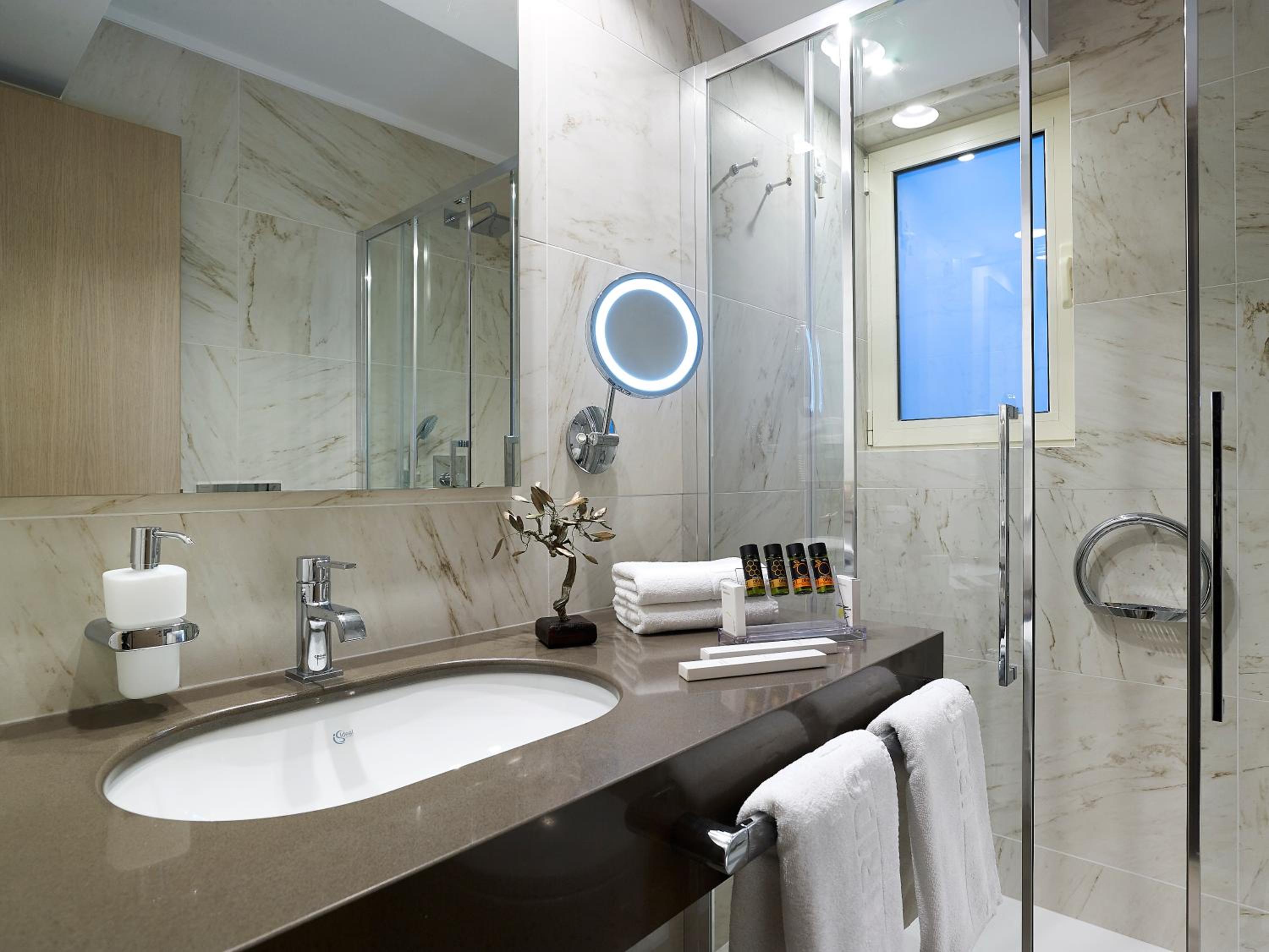 Irida Hotel 57/59