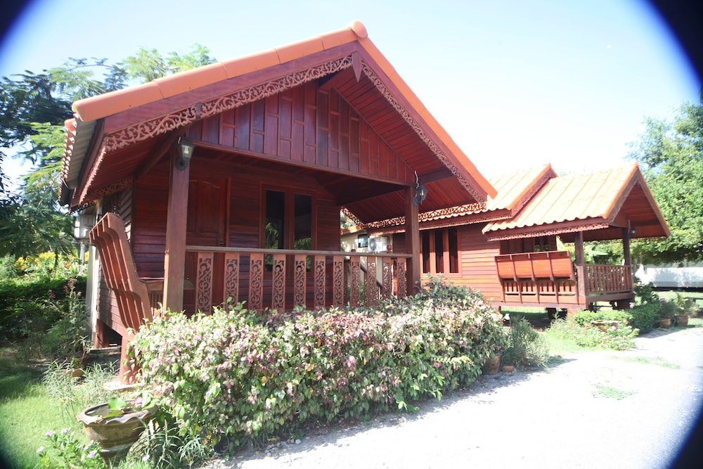Saphli Villa Beach Resort 3/77