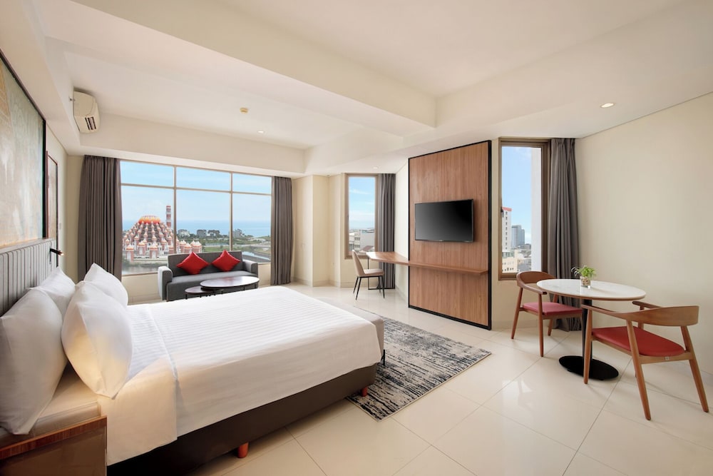 Executive, King Bed