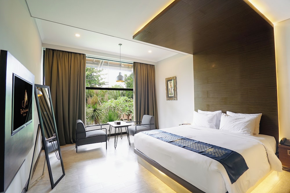 GRAND, DELUXE, GARDEN VIEW