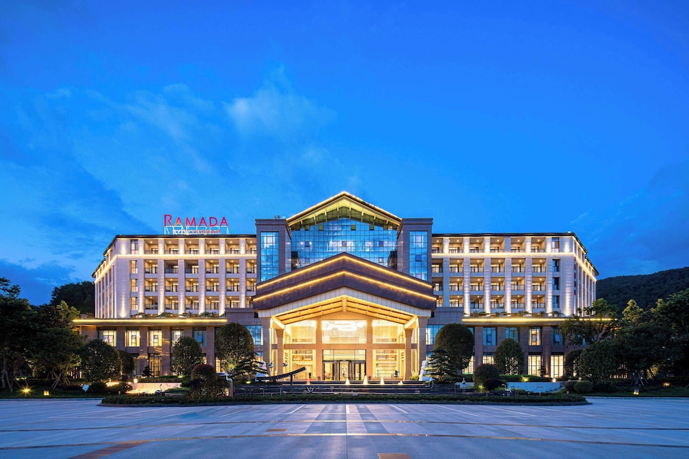 Ramada by Wyndham Guangyuan Zengjiashan Resort 3/20