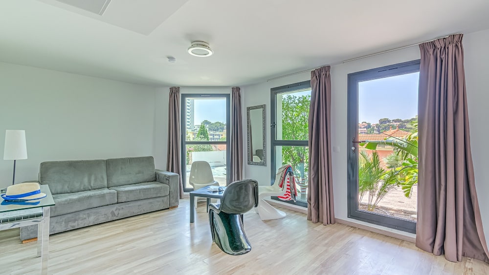 Residence Adriana 60/69