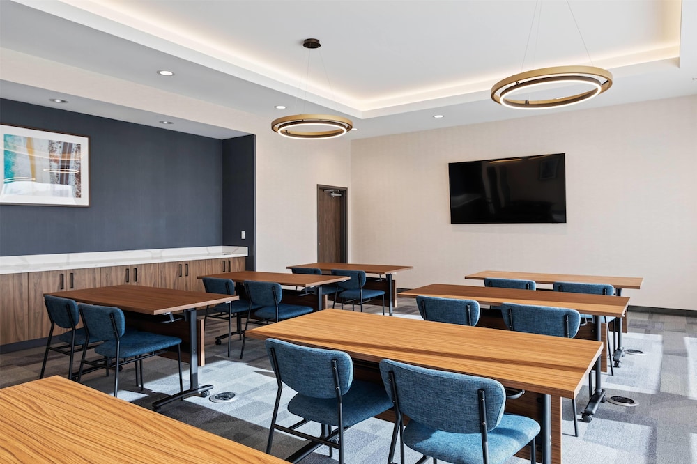 La Quinta Inn and Suites by Wyndham La Habra 50/60