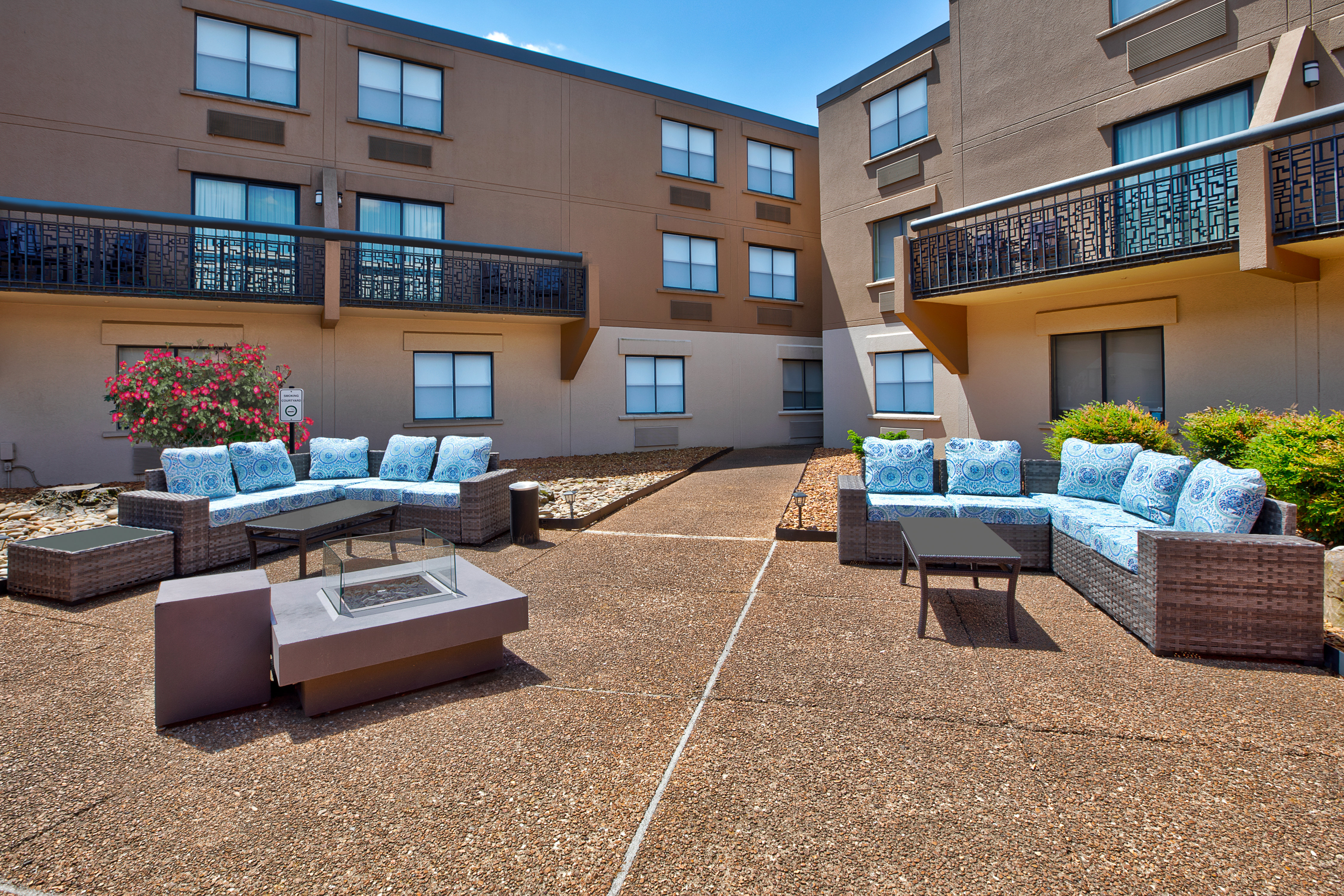 Holiday Inn Express Nashville Airport 48/49