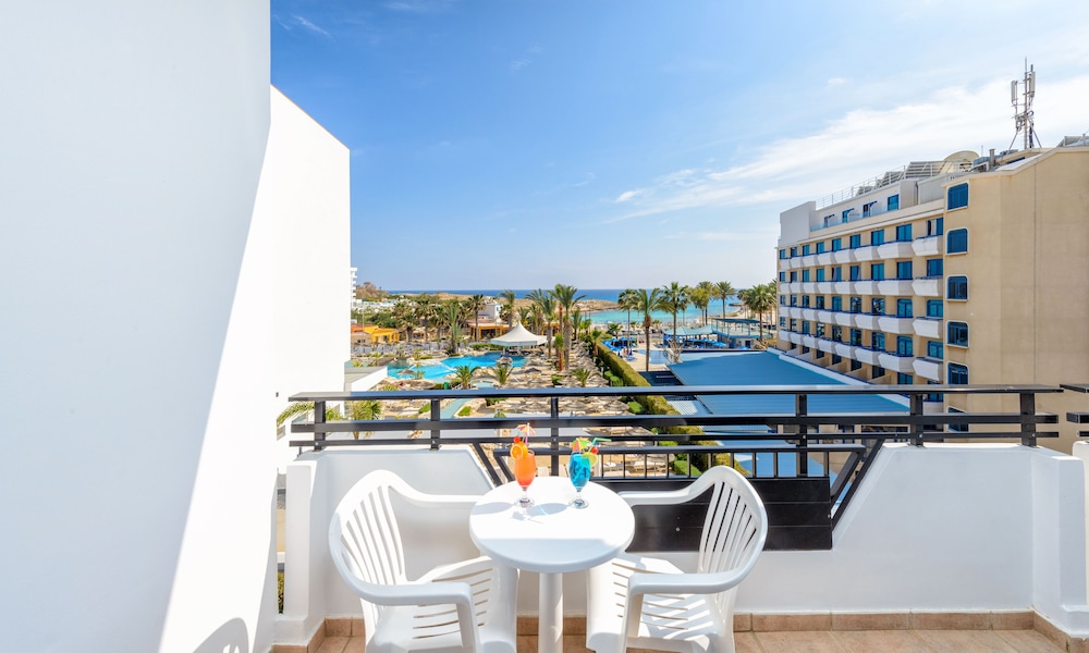 Pavlo Napa Beach Hotel 42/62