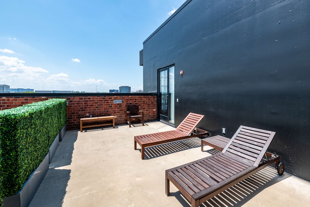 NYLO Las Colinas Hotel, Tapestry Collection by Hilton 58/61