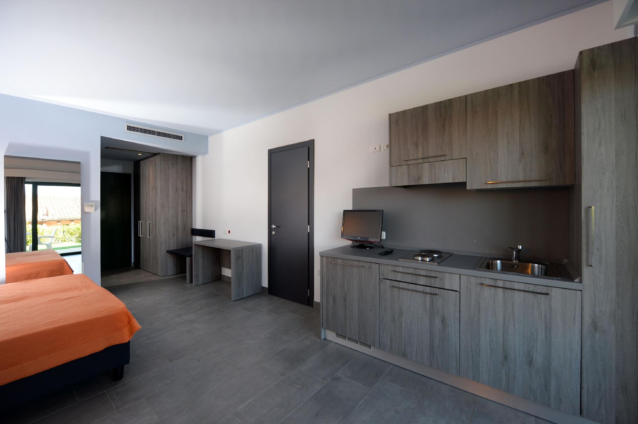 2 Bedrooms, Panoramic, Apartment, Lake Side, Pet Friendly