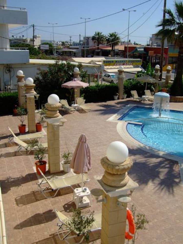 Antonios Hotel 57/62