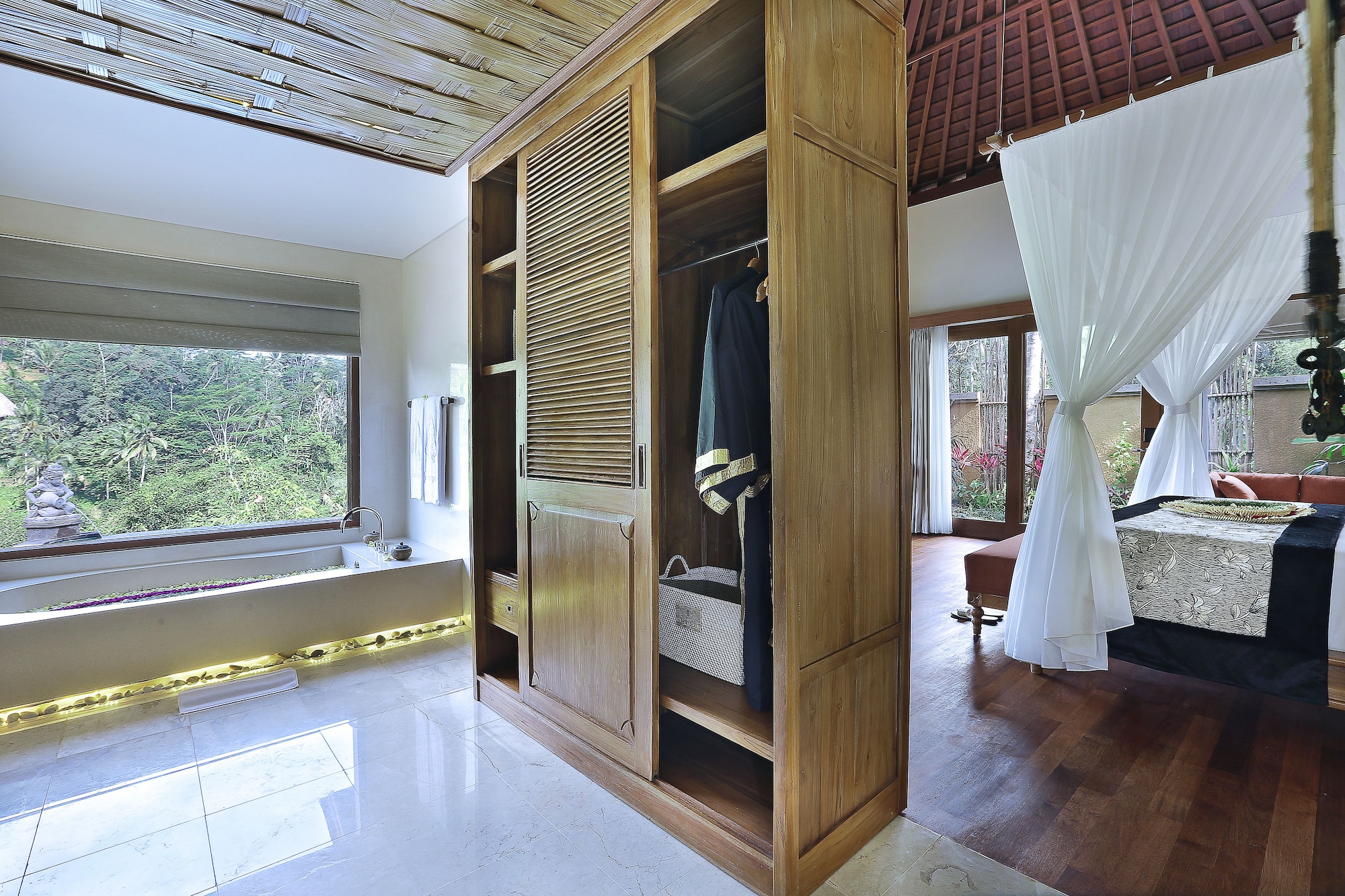 Royal, Pool, Villa, King Bed