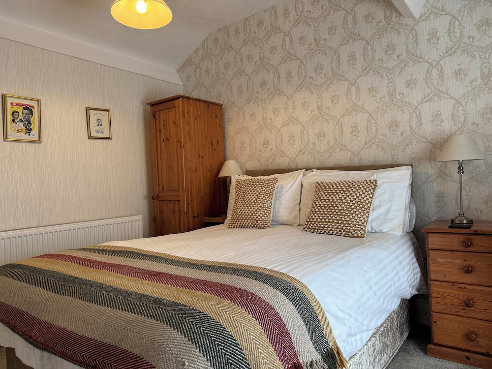 Raincliffe Hotel 20/50