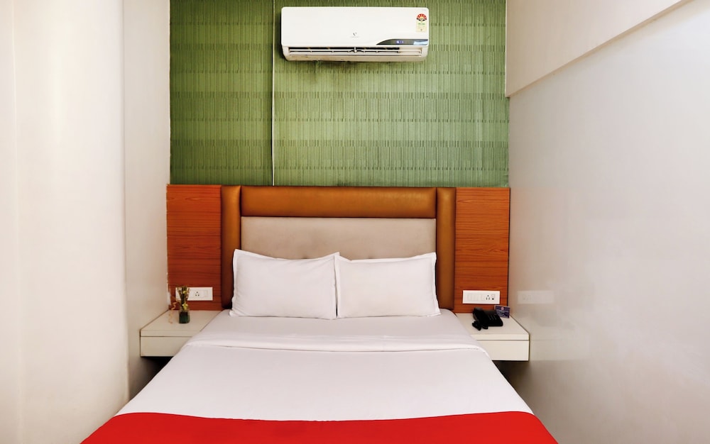 Hotel Elite Continental - Airport Road Andheri 16/32