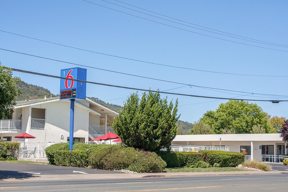Motel6 Ukiah CA 48/53