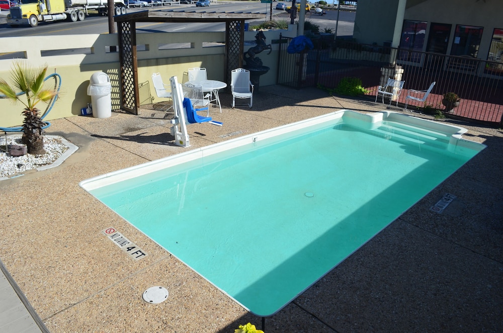Hill Country Inn and Suites Marble Falls - TX 13/20