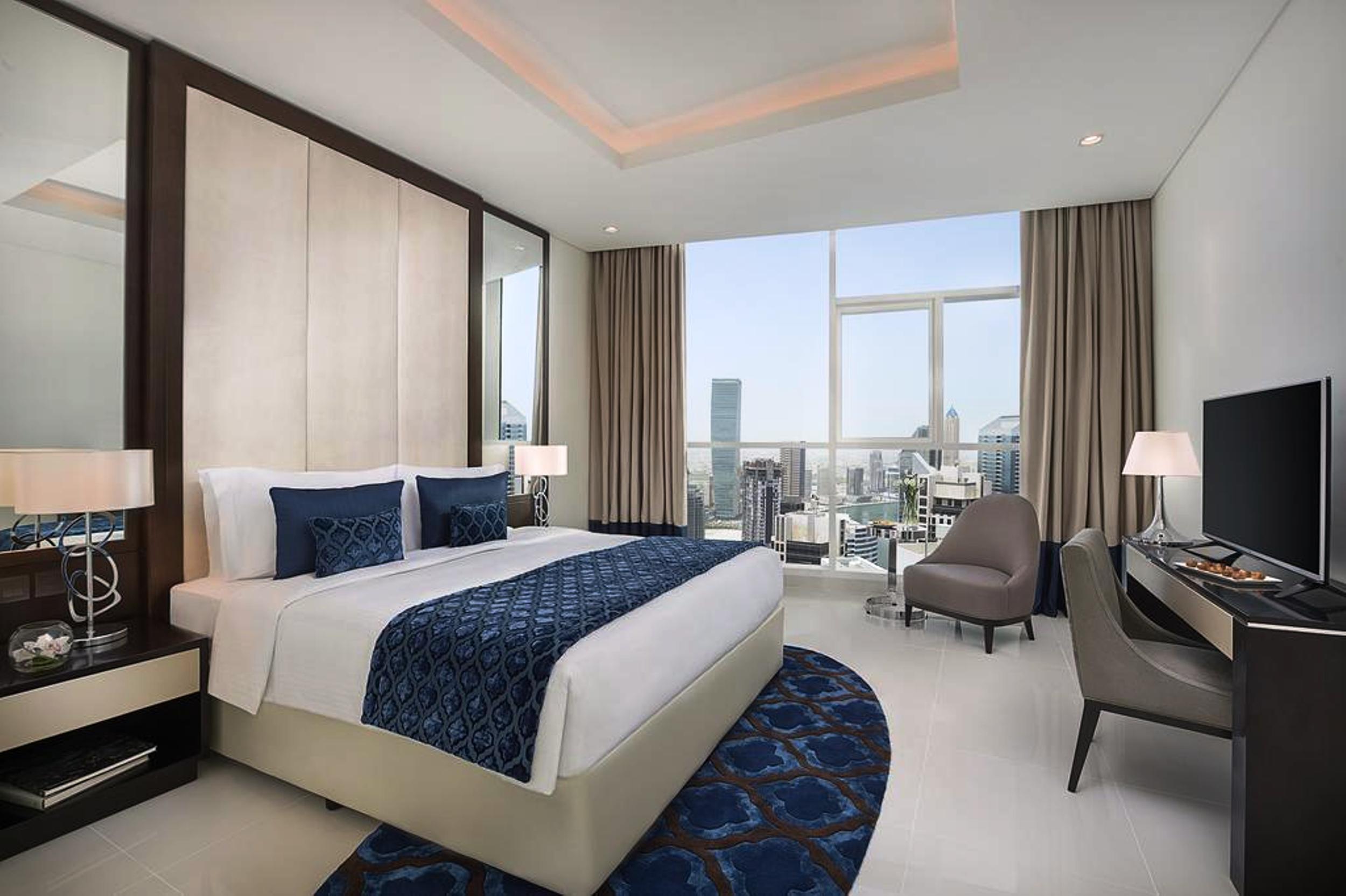3 Bedrooms, Downtown