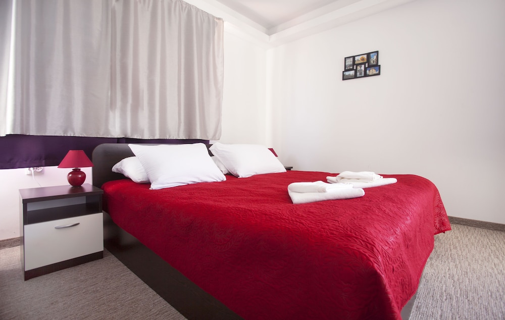 London Rooms Zagreb Airport 6/48