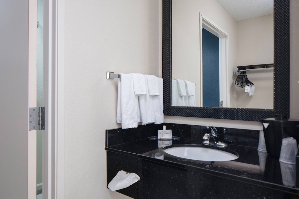 Fairfield Inn And Suites By Marriott Jefferson City 16/41