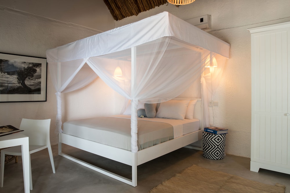 Chuini Zanzibar Beach Lodge Formerly Hakuna Matata Beach Lodge Spa 24/70