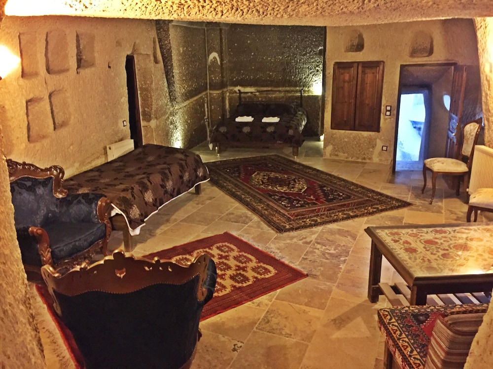 Antique Terrace Suites 22/50