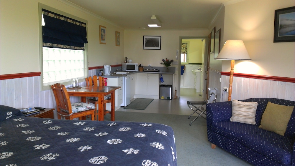 THE CRAYS ACCOMMODATION 20/46
