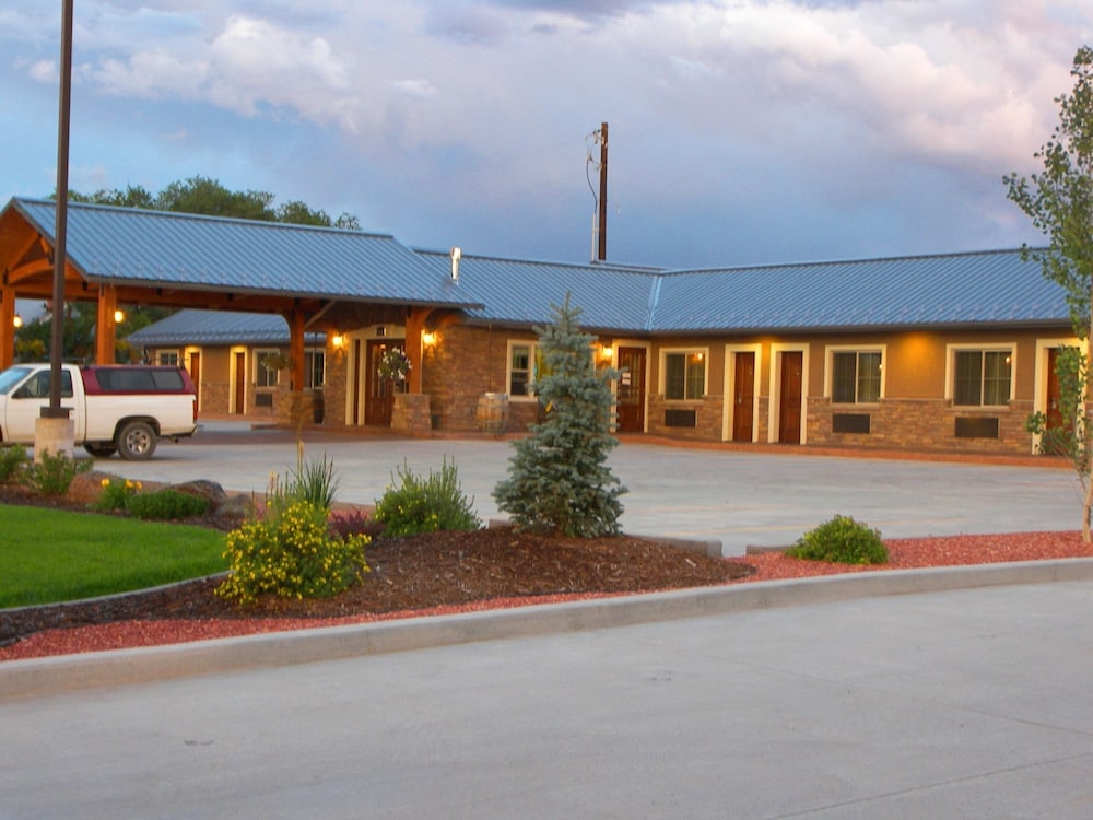 Backcountry Inn 2/24