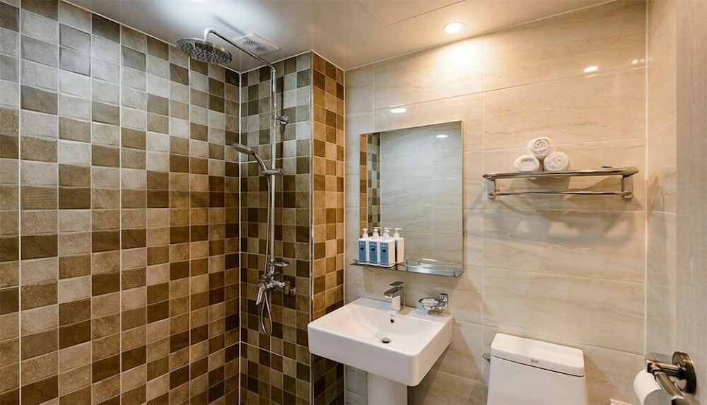 Paulownia Hostel & Guest House 45/50