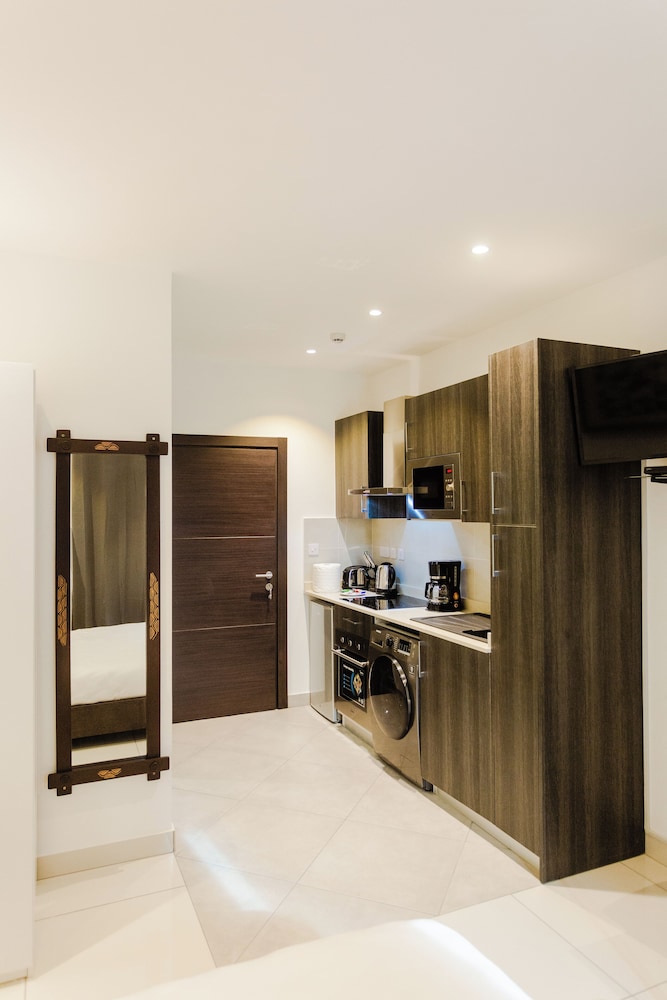 Accra Luxury Apartments at The Gardens 4/50