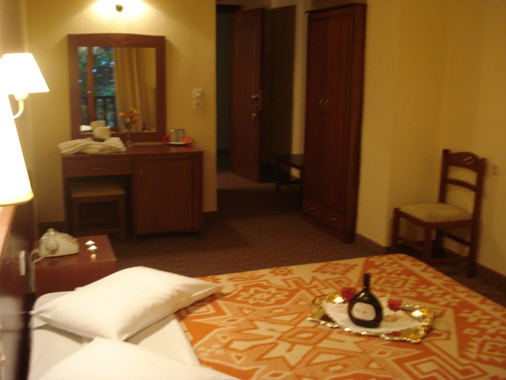 Hani Zisi Hotel 32/50