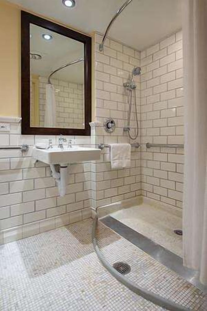 Woodstock, King Bed, Sofa, Accessible، Woodstock Inn and Resort 7/7