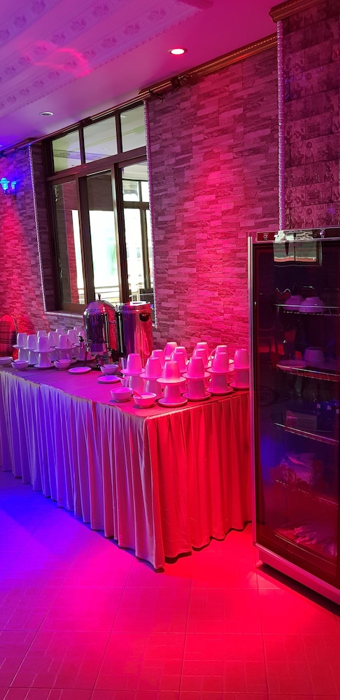 Biraj International Hotel 19/50