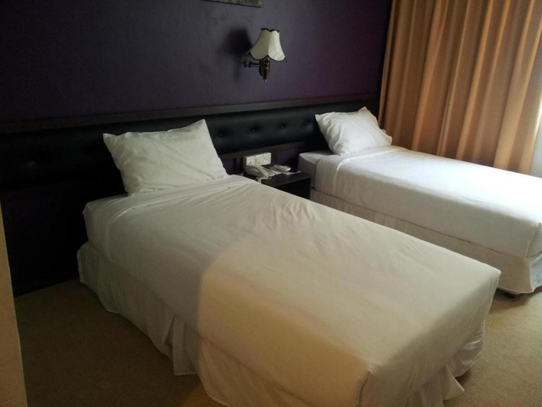 Standard, Twin Beds