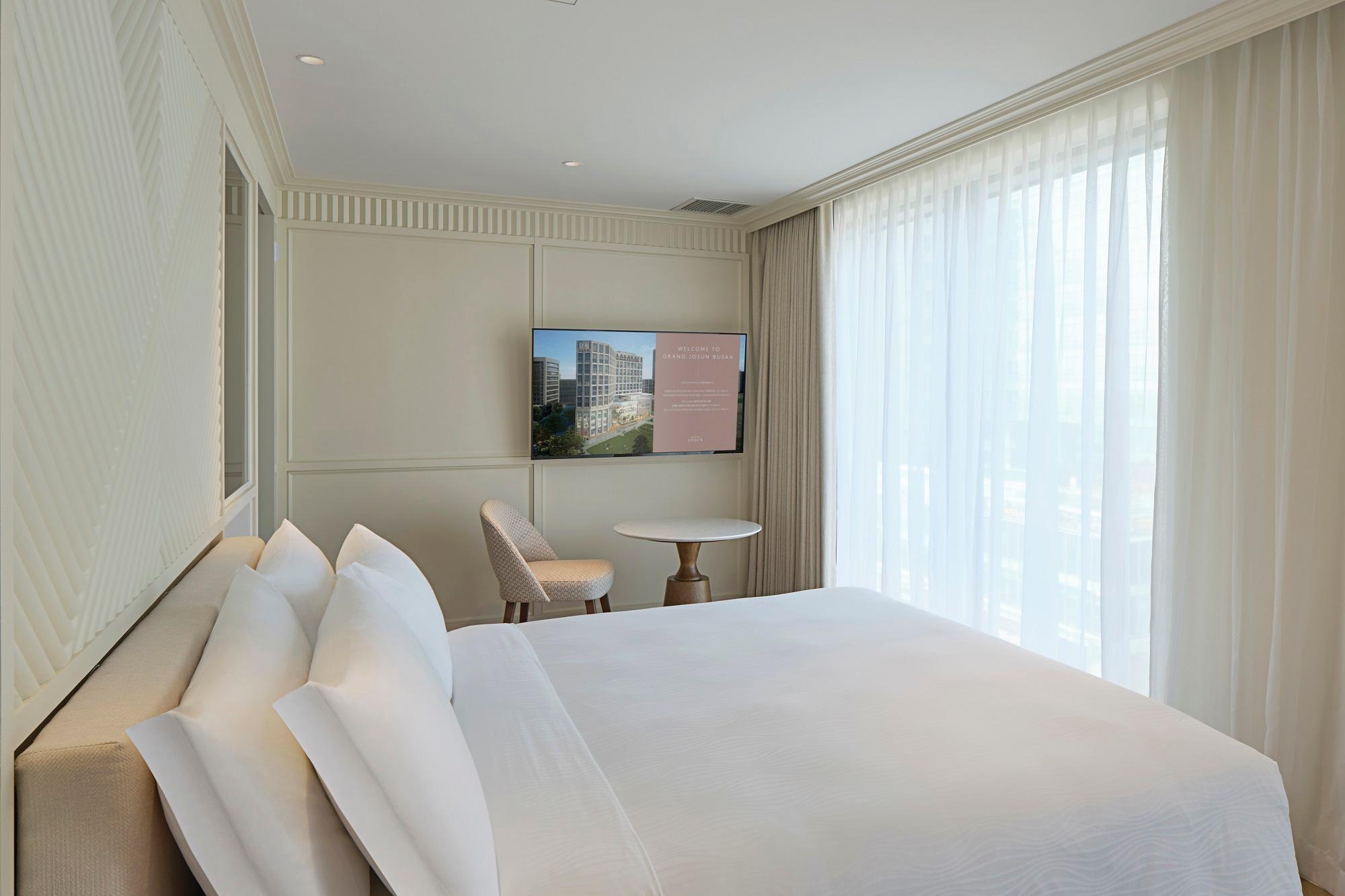 Kids Suite, Twin Beds, King Bed, City View