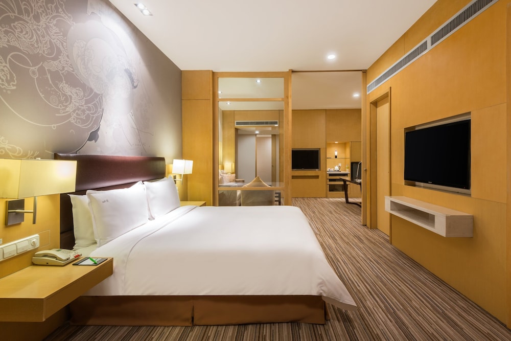 HOLIDAY INN SHIJIAZHUANG CENTRAL 27/77
