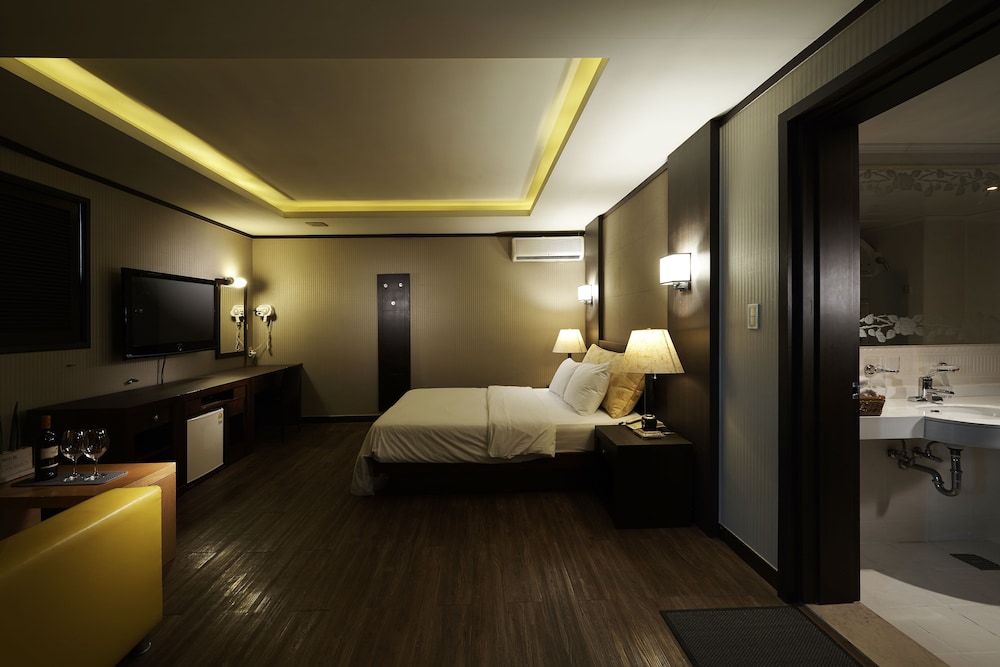 BENIKEA Gangnam Noblesse Hotel 14/25