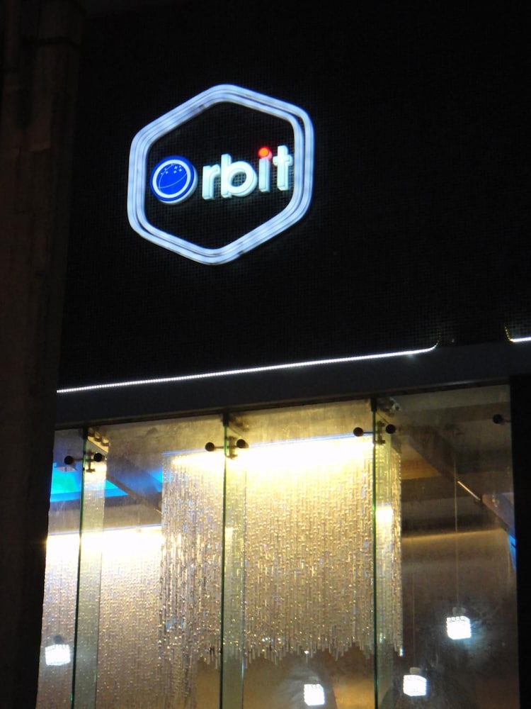 Hotel Orbit 4/52