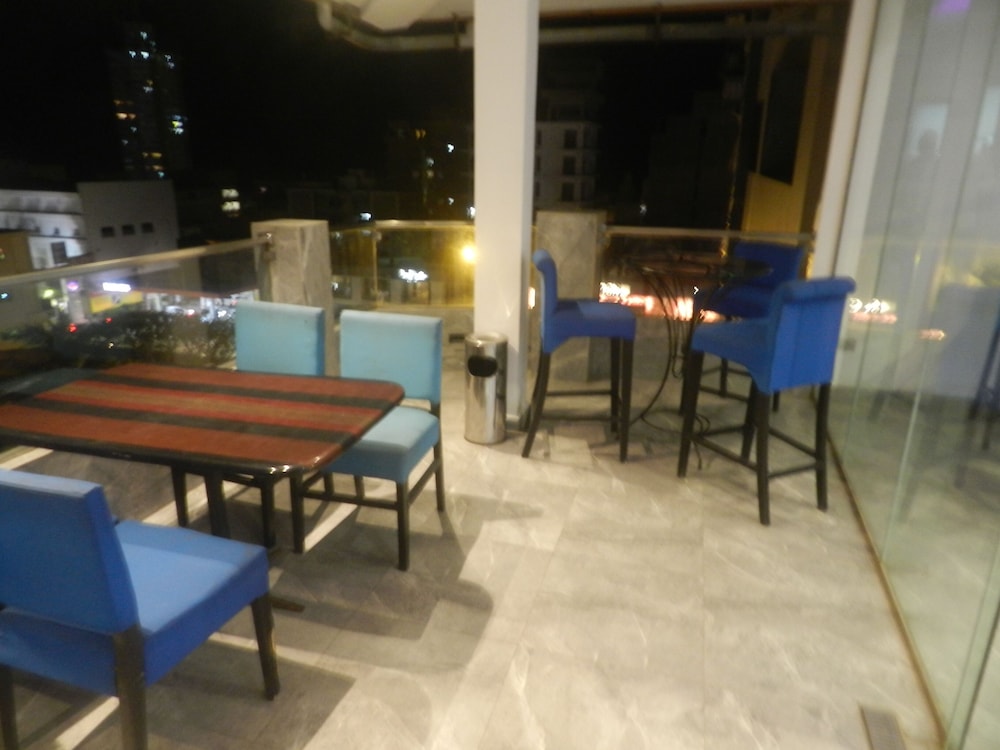 Pearl City Hotel 26/30