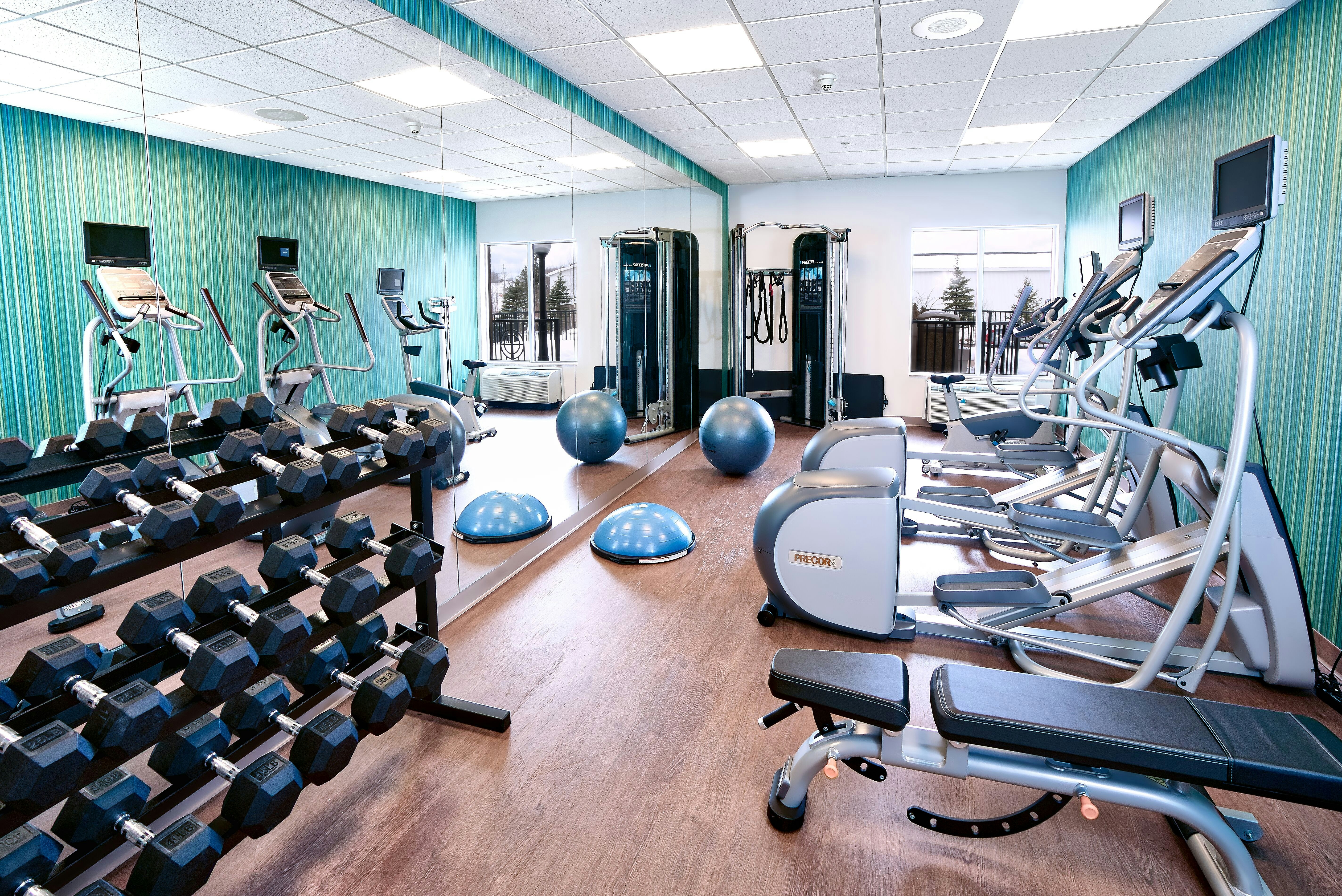 Holiday Inn Express Suites Dieppe Airport 35/63