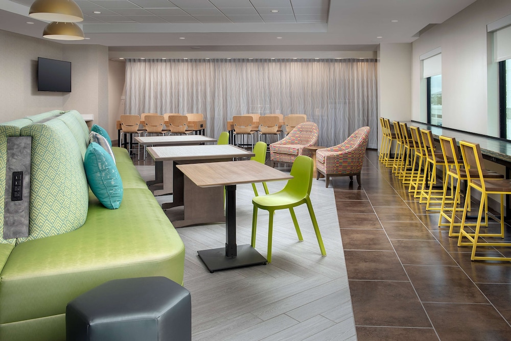 Home2 Suites by Hilton Orlando Downtown, FL 45/60