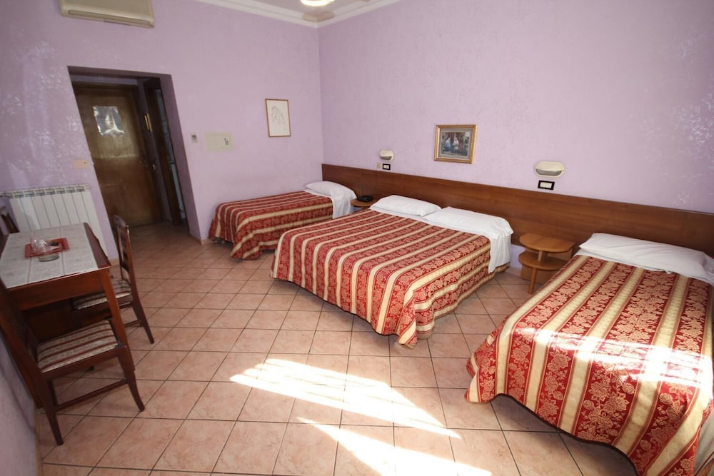 Hotel Marisa 41/114